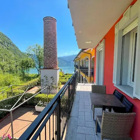 Yachting Residence Lavena Ponte Tresa Exterior photo